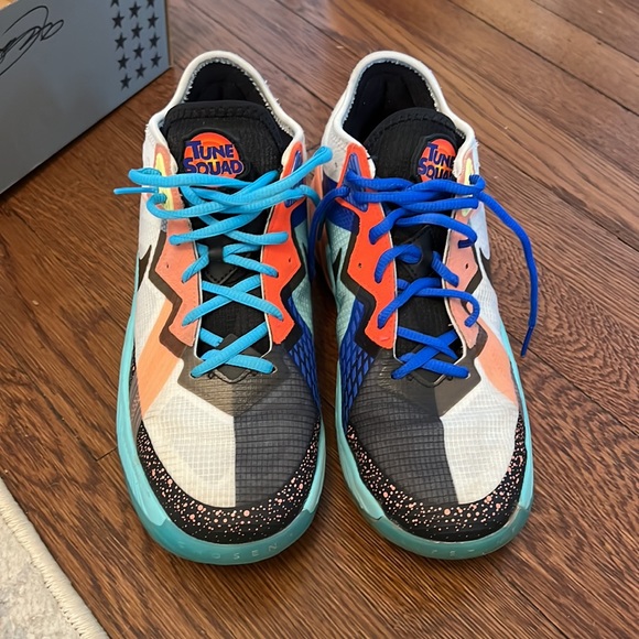 Nike Lebron 18 Low Summit White Space Jam (GS) - Picture 6 of 13